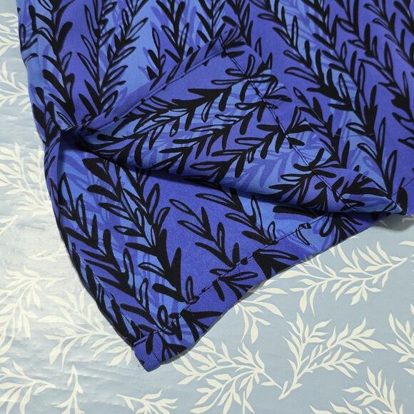 Bob Mackie Art To Wear Womens Sz XL 100% Silk Blue and Black Button Down Top - Picture 15 of 15